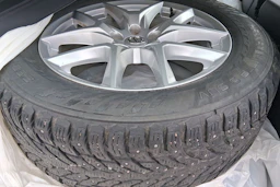 punainen Volvo XC60 2018 kuva 13.