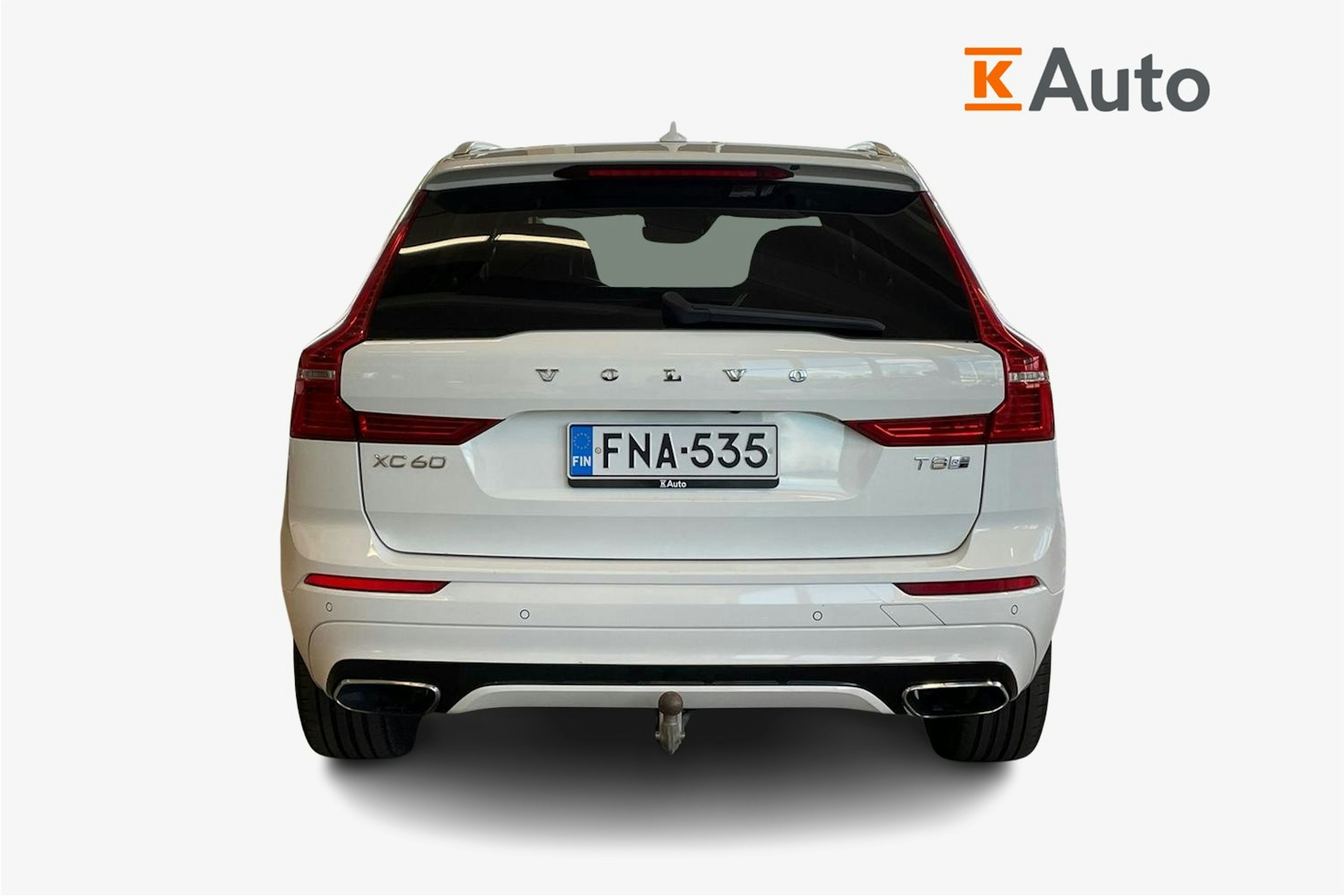 valkoinen Volvo XC60 2018 kuva 3.