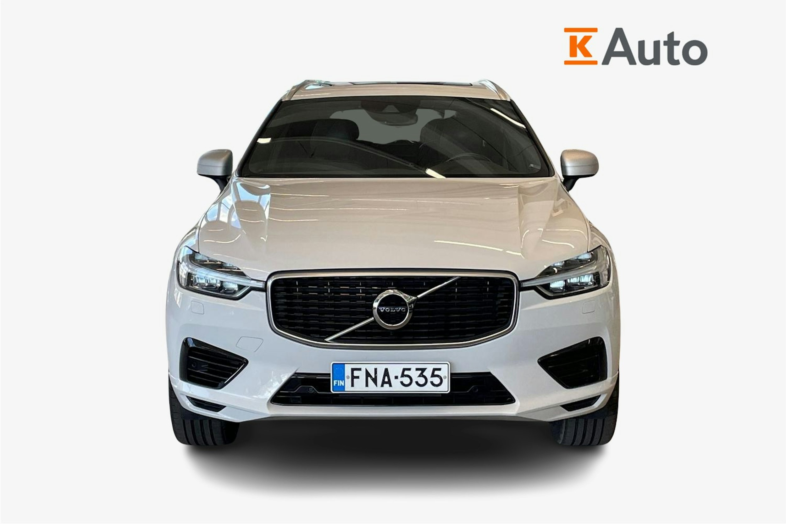 valkoinen Volvo XC60 2018 kuva 5.