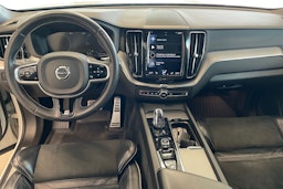 valkoinen Volvo XC60 2018 kuva 9.
