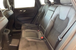 valkoinen Volvo XC60 2018 kuva 10.