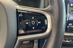 valkoinen Volvo XC60 2018 kuva 16.
