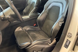 valkoinen Volvo XC60 2018 kuva 22.