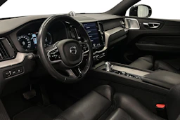musta Volvo XC60 2018 kuva 8.