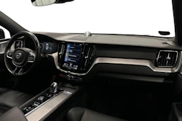 musta Volvo XC60 2018 kuva 9.