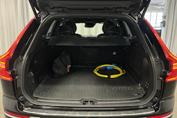 musta Volvo XC60 2018 kuva 15.
