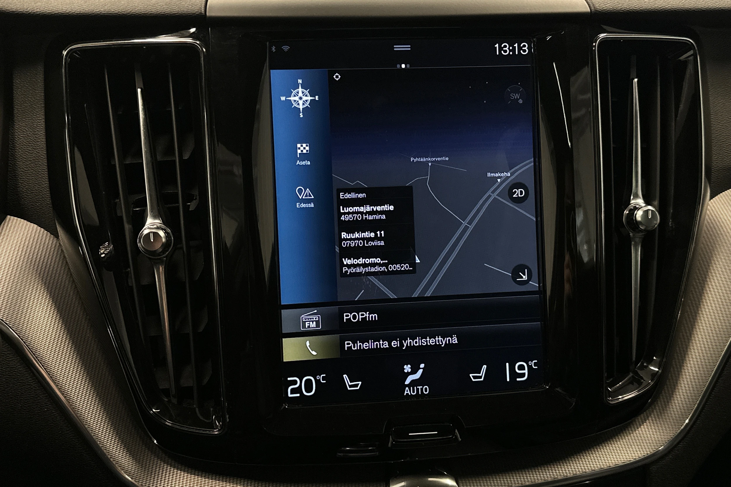 musta Volvo XC60 2018 kuva 28.