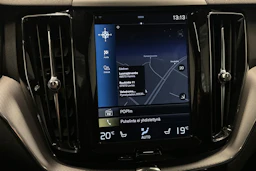 musta Volvo XC60 2018 kuva 28.