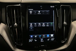 musta Volvo XC60 2018 kuva 29.