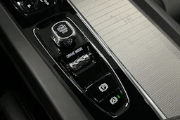 musta Volvo XC60 2018 kuva 36.