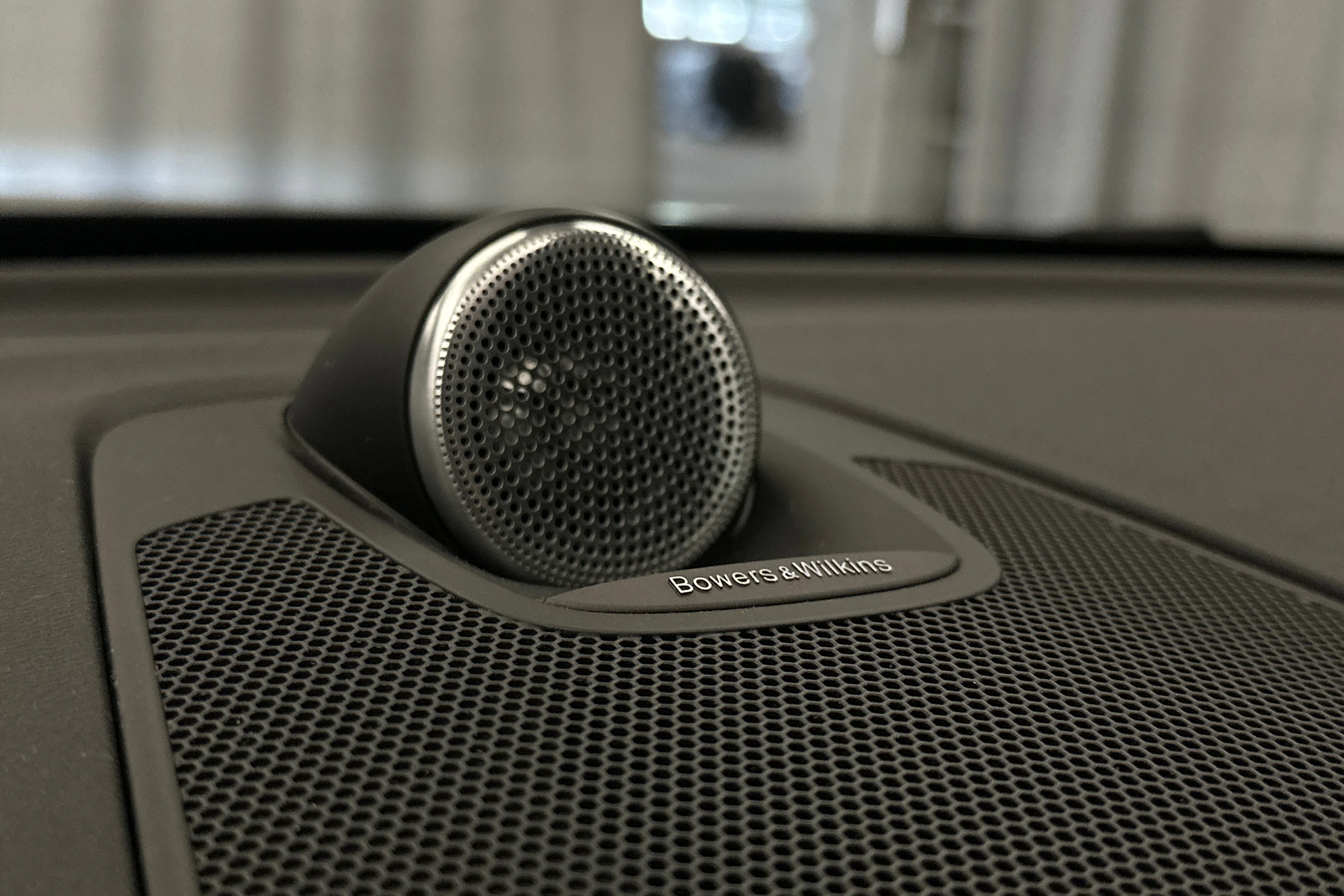 musta Volvo XC60 2018 kuva 39.