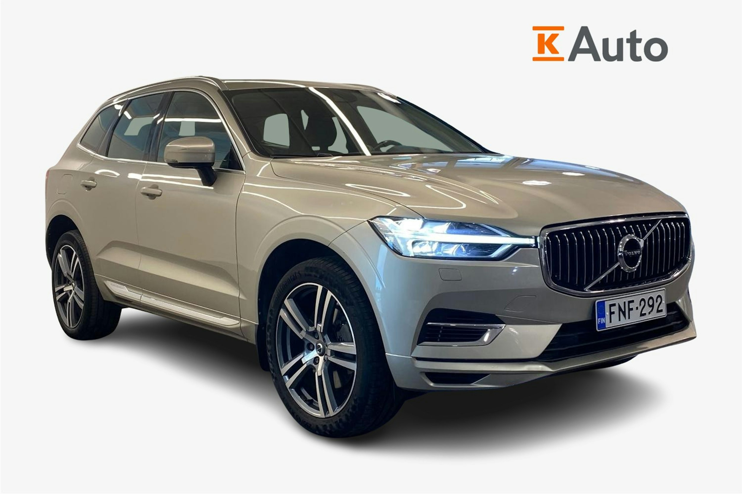 ruskea (beige) Volvo XC60 2018 kuva 1.