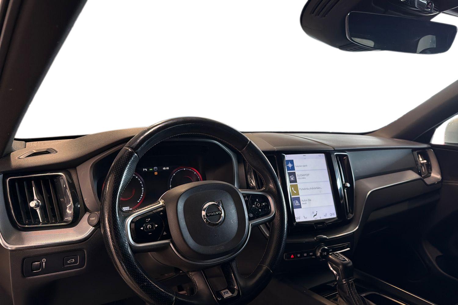 Volvo XC60 D4 AWD R-Design aut 2018, kuva 3/3