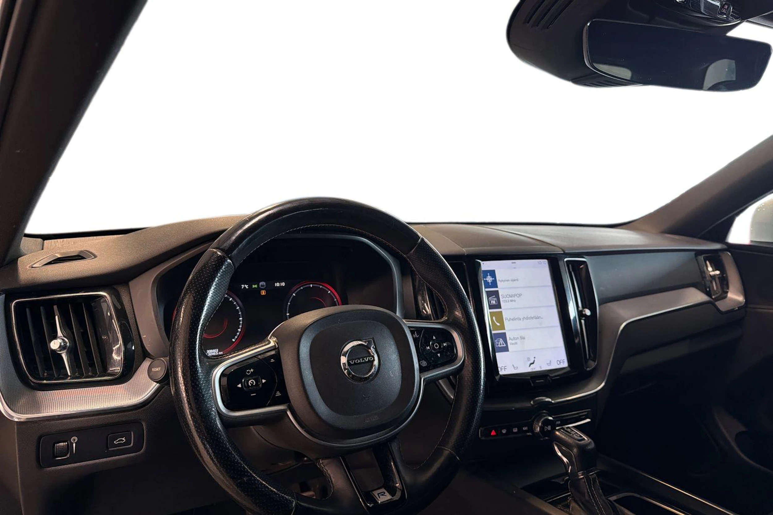 valkoinen Volvo XC60 2018 kuva 3.