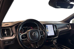 valkoinen Volvo XC60 2018 kuva 3.