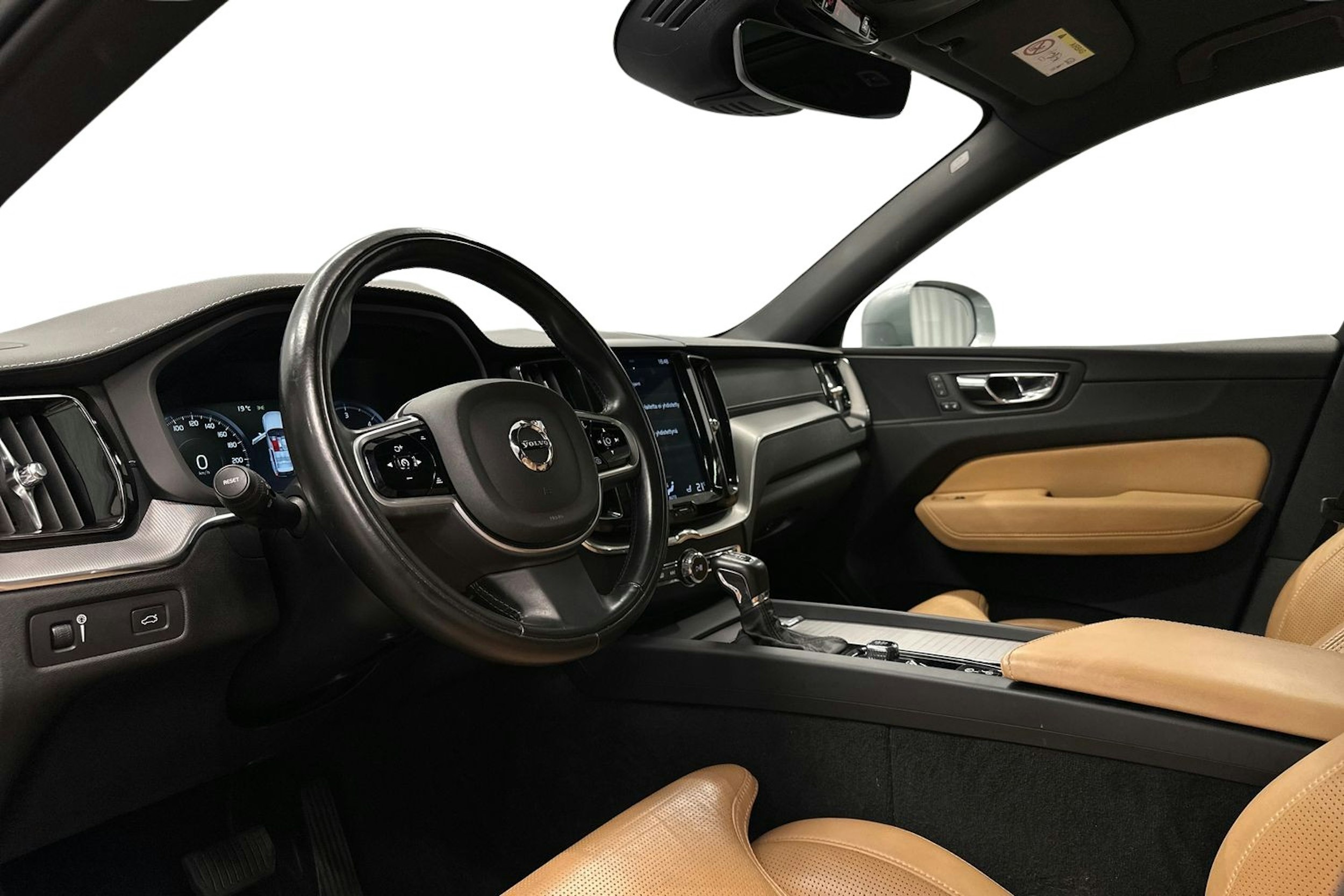 harmaa Volvo XC60 2018 kuva 7.