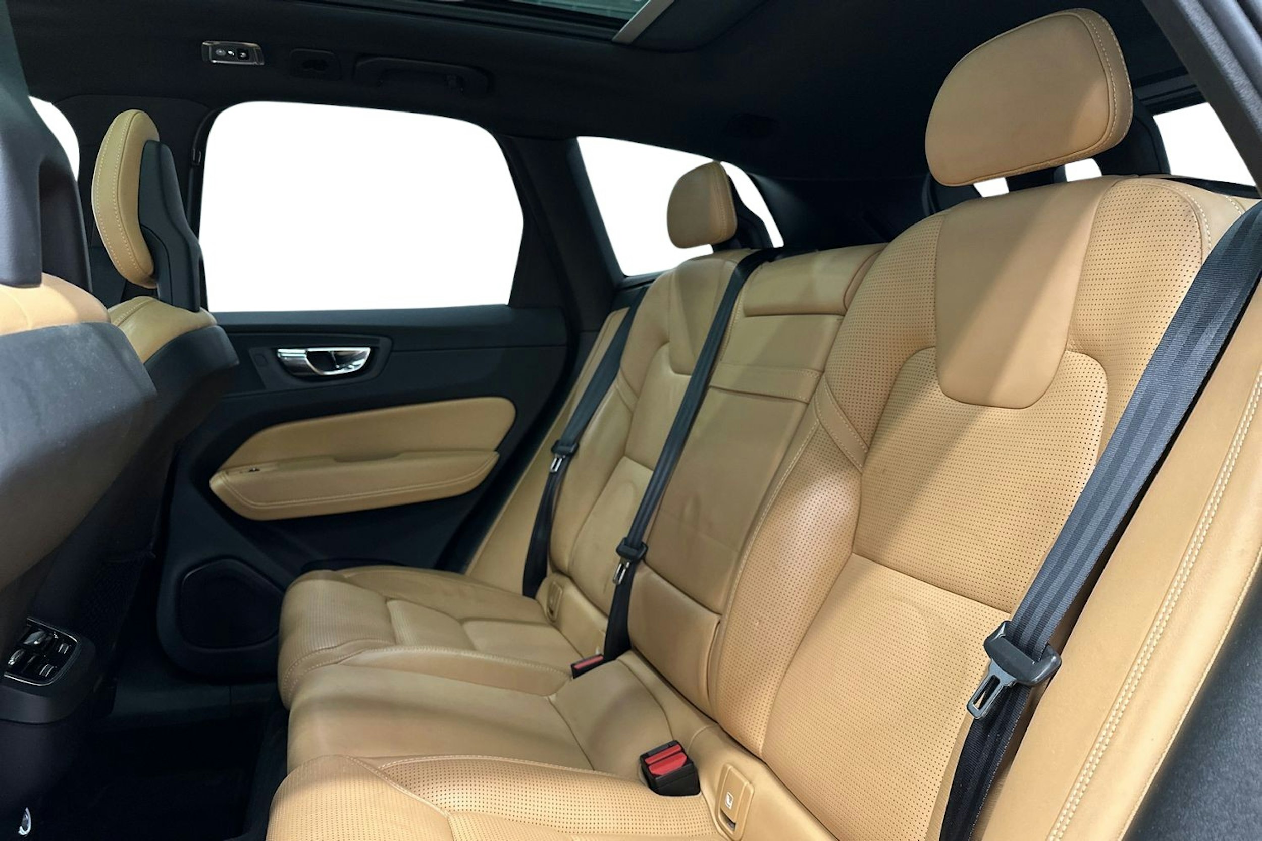 harmaa Volvo XC60 2018 kuva 10.