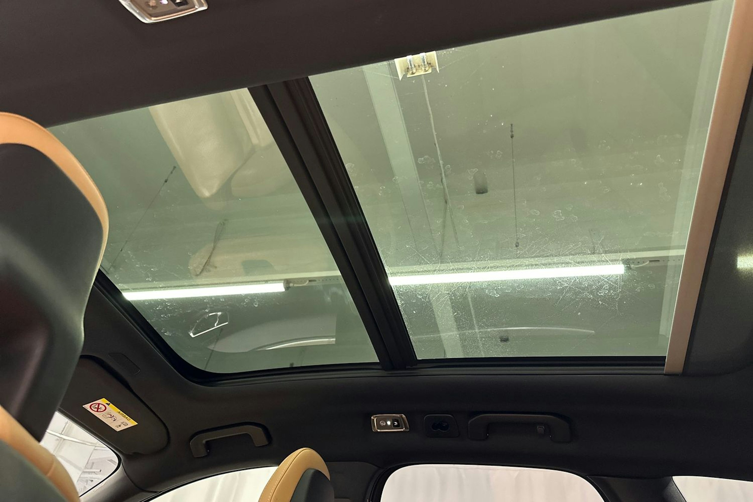 harmaa Volvo XC60 2018 kuva 17.