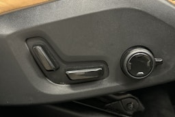 harmaa Volvo XC60 2018 kuva 23.