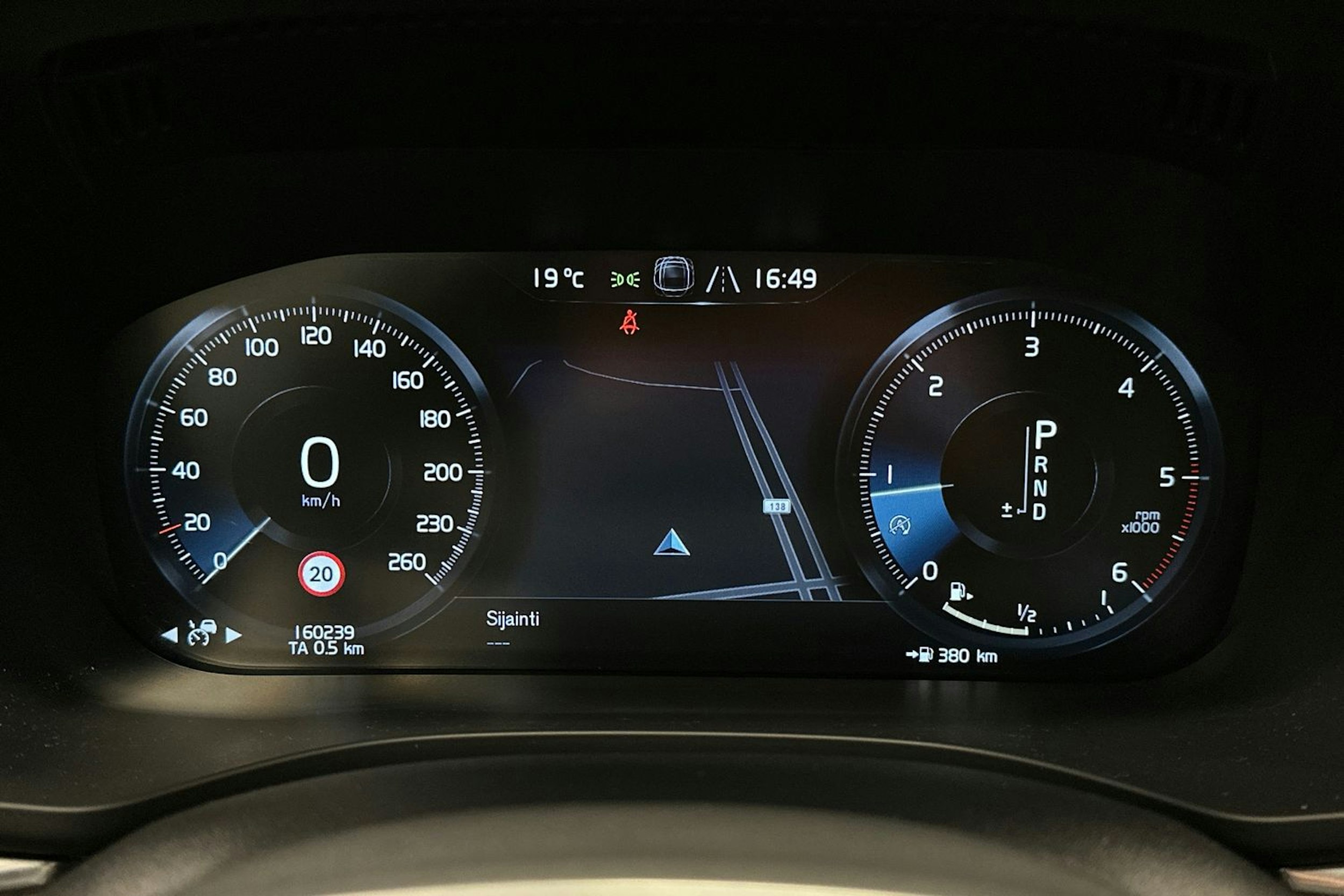 harmaa Volvo XC60 2018 kuva 27.