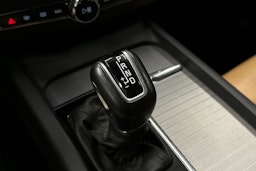 harmaa Volvo XC60 2018 kuva 35.