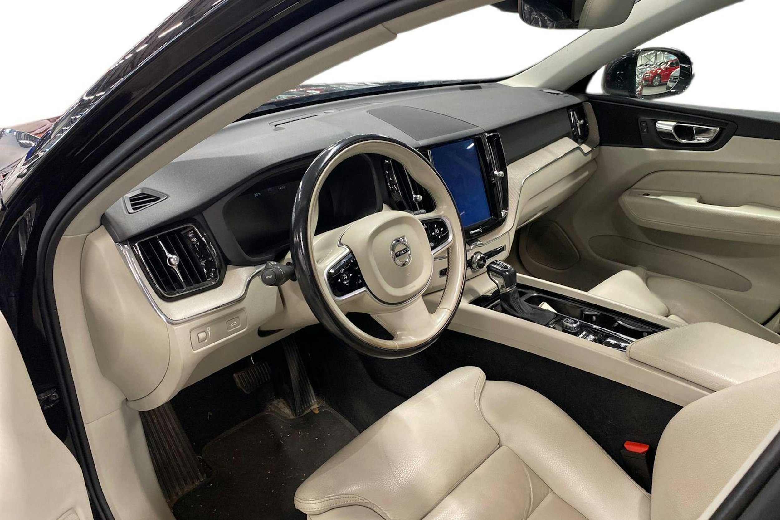 musta Volvo XC60 2018 kuva 3.