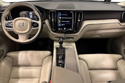 musta Volvo XC60 2018 kuva 9.