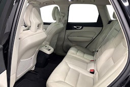 musta Volvo XC60 2018 kuva 10.