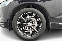musta Volvo XC60 2018 kuva 11.