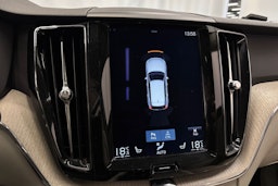 musta Volvo XC60 2018 kuva 24.