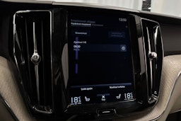 musta Volvo XC60 2018 kuva 27.