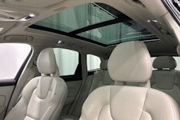 musta Volvo XC60 2018 kuva 31.