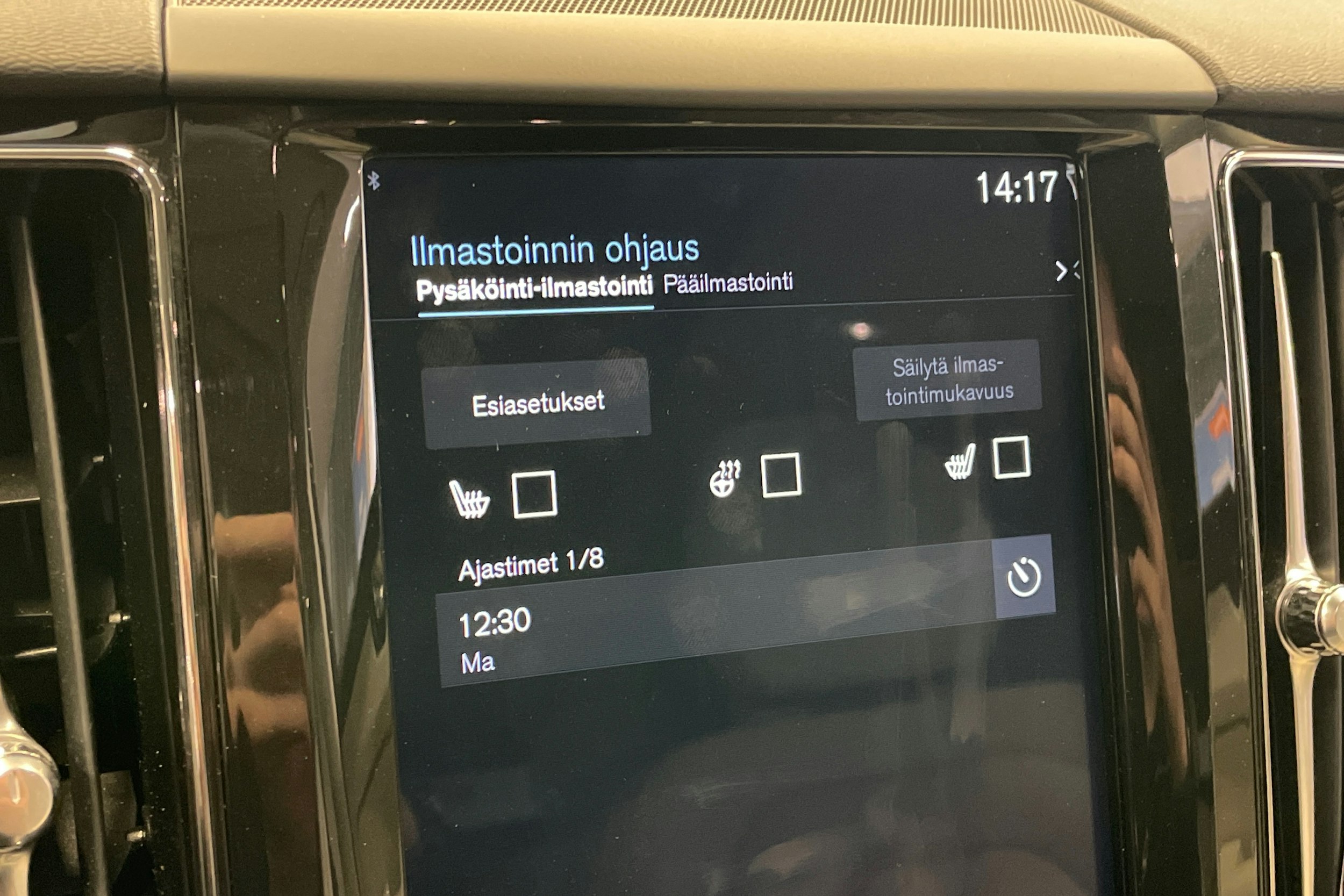 Musta Volvo XC60 2018 kuva 26.