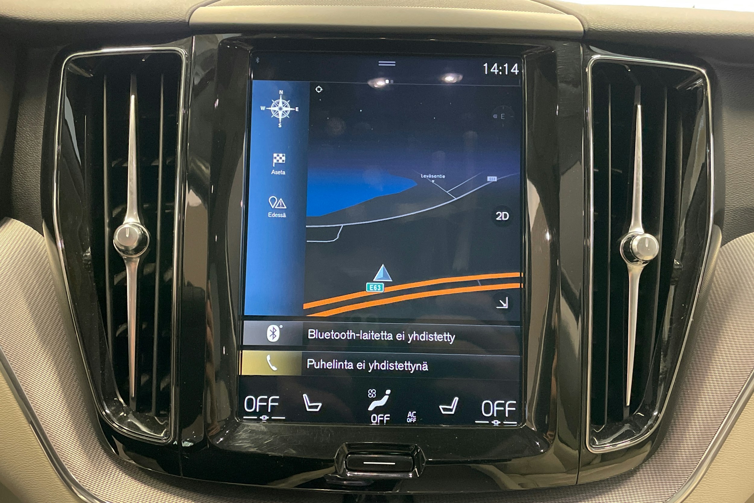 Musta Volvo XC60 2018 kuva 29.