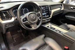 sininen Volvo XC60 2018 kuva 7.