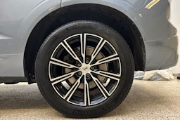 sininen Volvo XC60 2018 kuva 11.