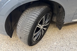 sininen Volvo XC60 2018 kuva 13.