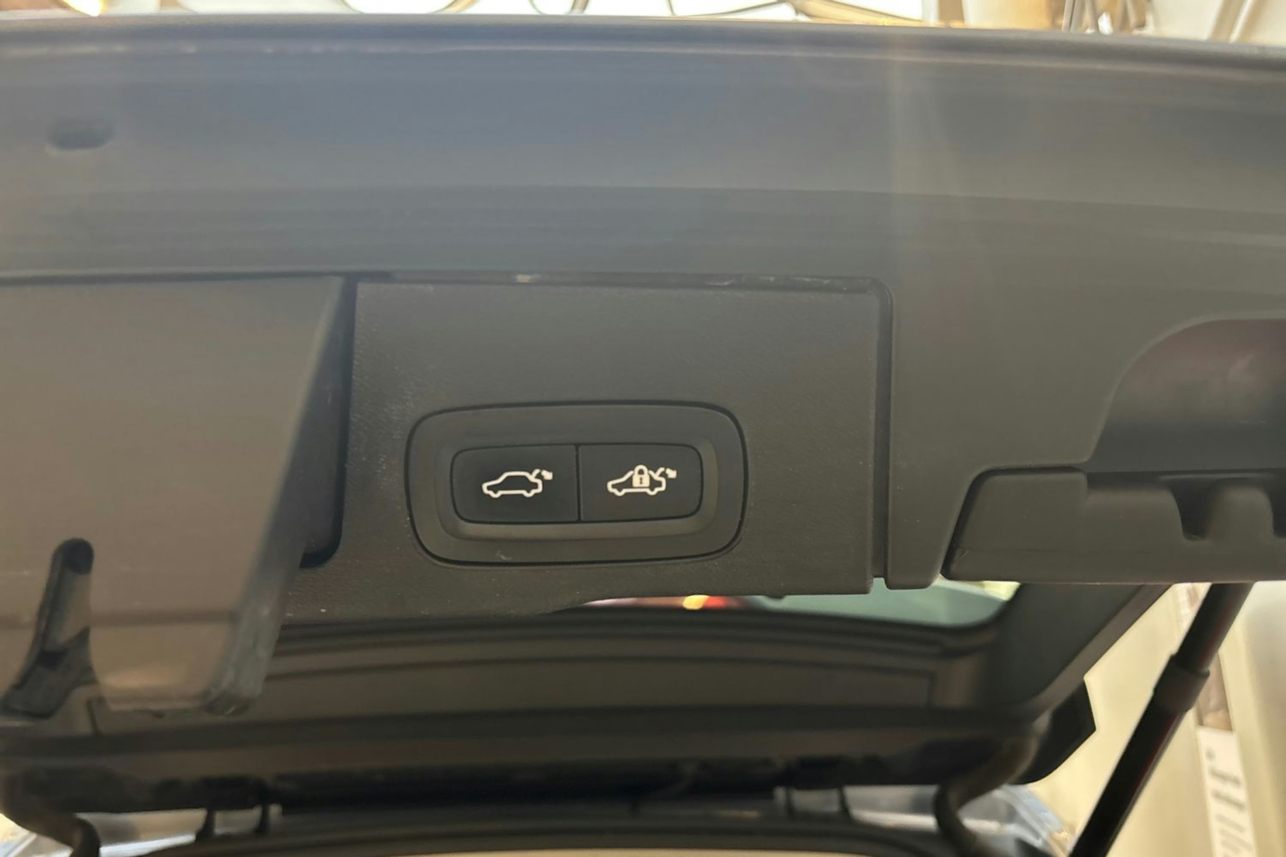 sininen Volvo XC60 2018 kuva 15.