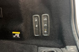 sininen Volvo XC60 2018 kuva 16.