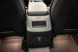 sininen Volvo XC60 2018 kuva 18.