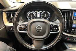 sininen Volvo XC60 2018 kuva 21.