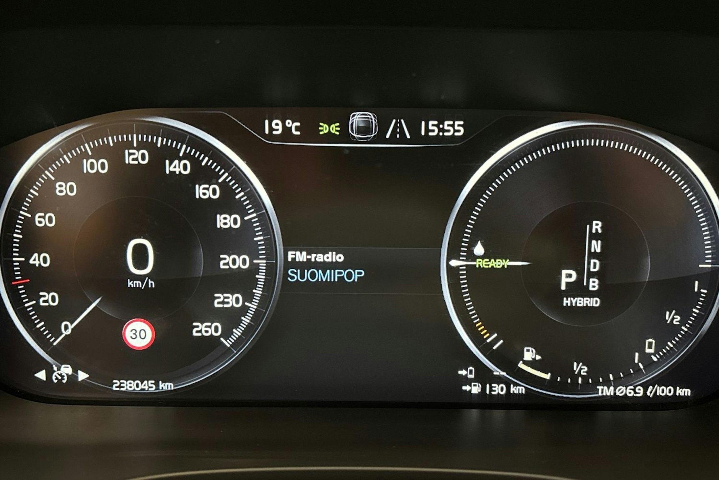 sininen Volvo XC60 2018 kuva 22.