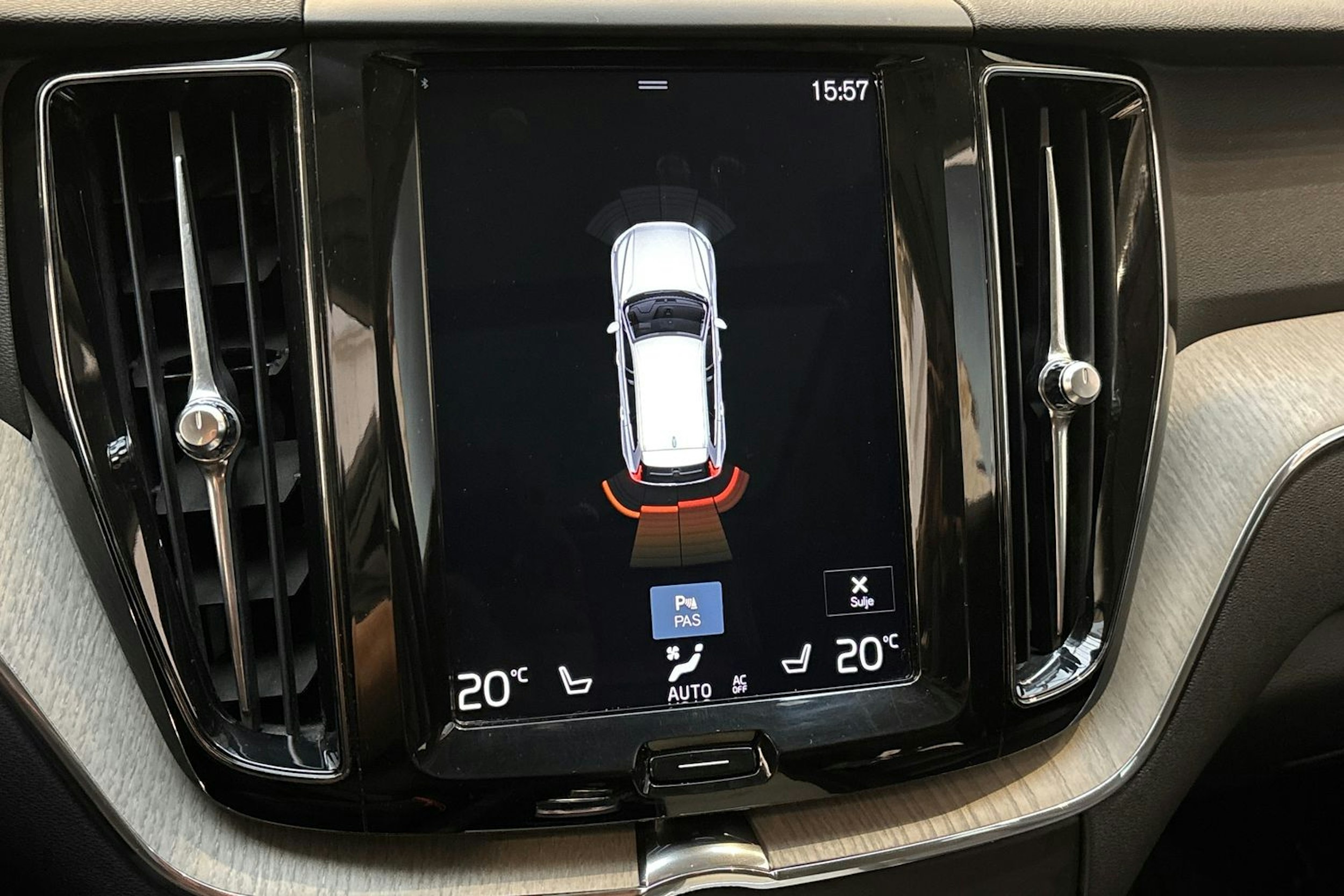 sininen Volvo XC60 2018 kuva 23.