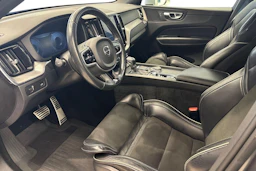 harmaa Volvo XC60 2018 kuva 6.