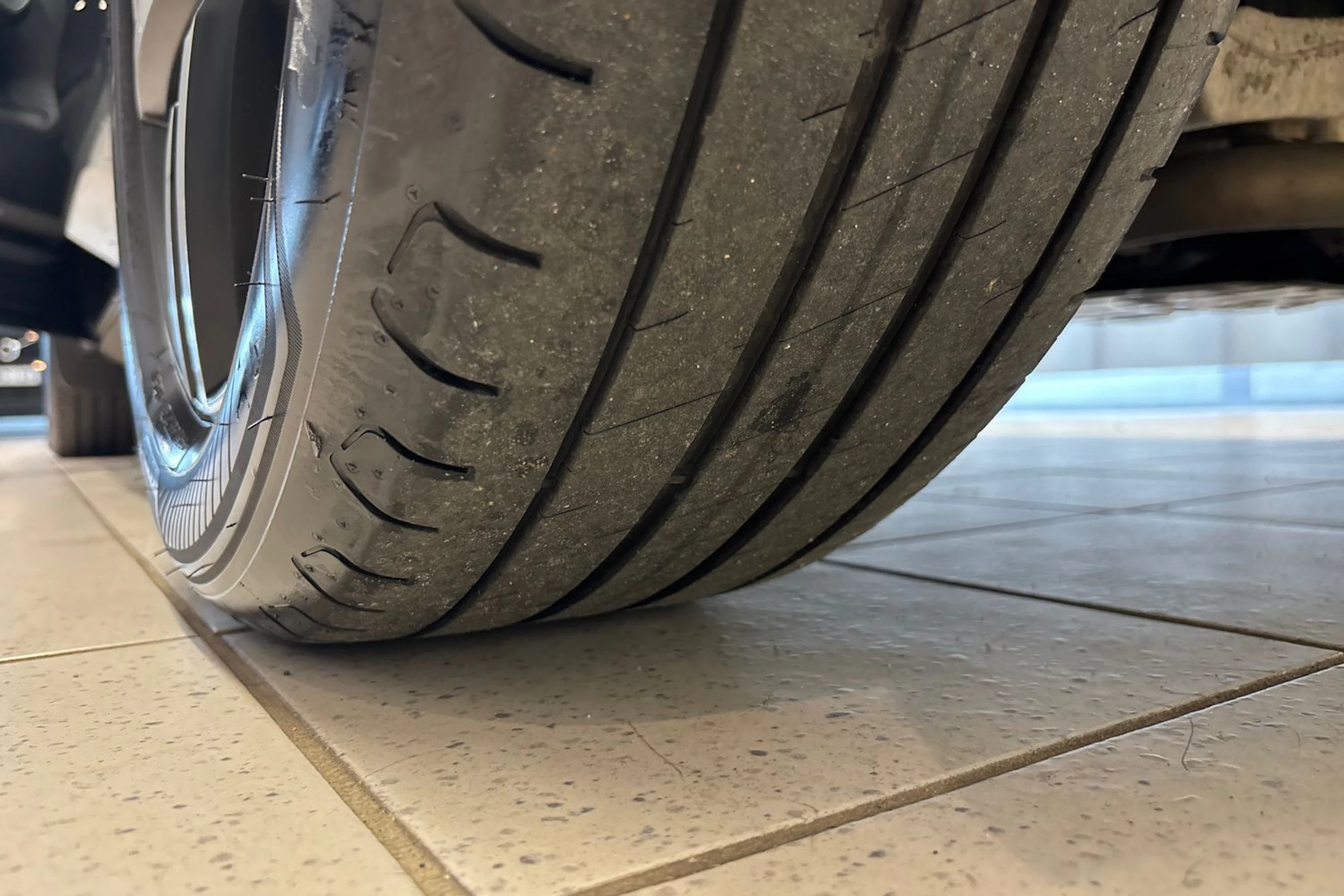 harmaa Volvo XC60 2018 kuva 10.