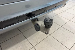 harmaa Volvo XC60 2018 kuva 17.