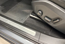harmaa Volvo XC60 2018 kuva 19.