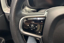 harmaa Volvo XC60 2018 kuva 23.