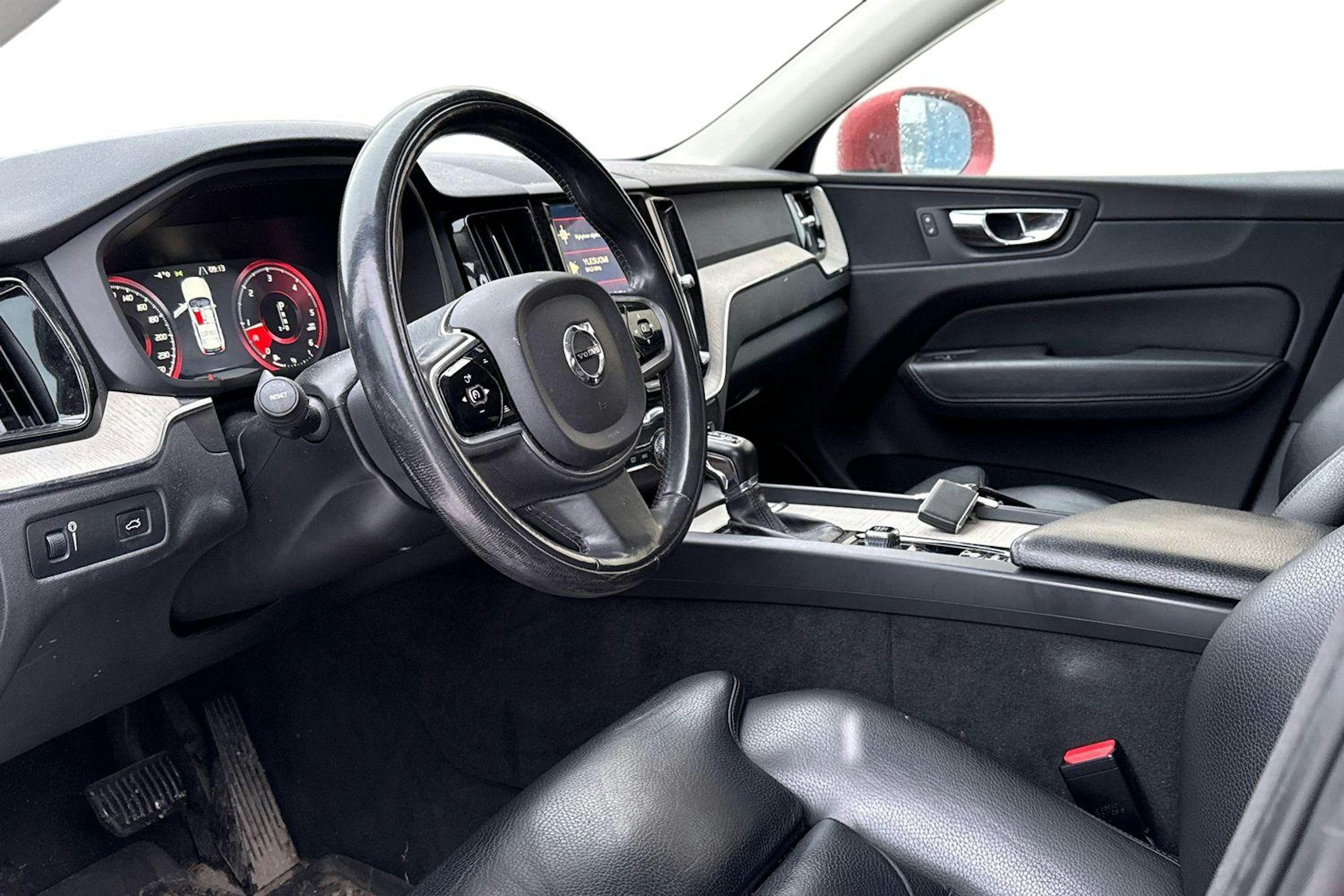 Punainen Volvo XC60 2018 kuva 3.