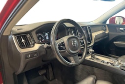 Punainen Volvo XC60 2018 kuva 7.